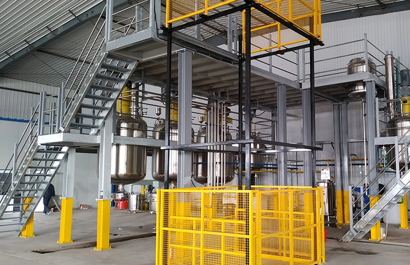 Complete productielijn voor industri&euml;le verf op waterbasis