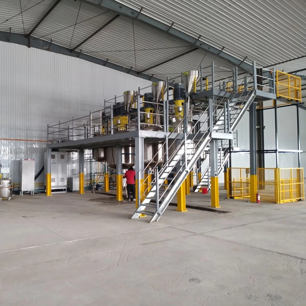 Complete productielijn voor industri&euml;le verf op waterbasis